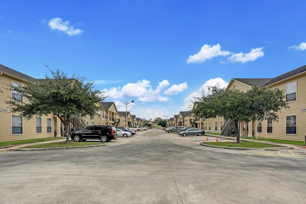 Villa Laverne 3 Bedroom Suite Furnished Condos Houston Exterior photo